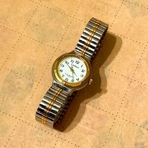 Cardinal quartz watch 30 m water resistant